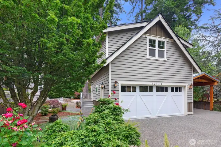The detatched garage