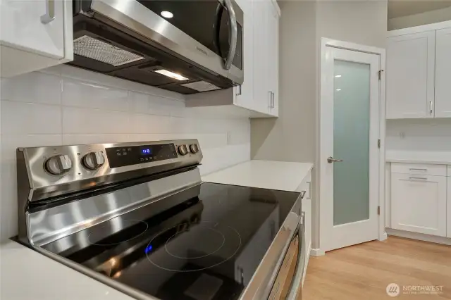 Photos are of a previously built Skyline plan and demonstrate the quality standards that Rush builds to. Homes may display colors and or upgrades that are not currently available.