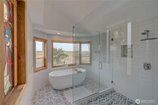 Primary bath that you may not want to leave!