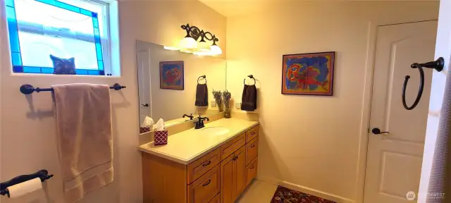 2nd Suite Bathroom