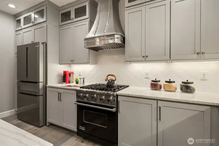 Hood vent imported from Italy, Viking range