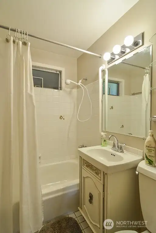 Full Bath.