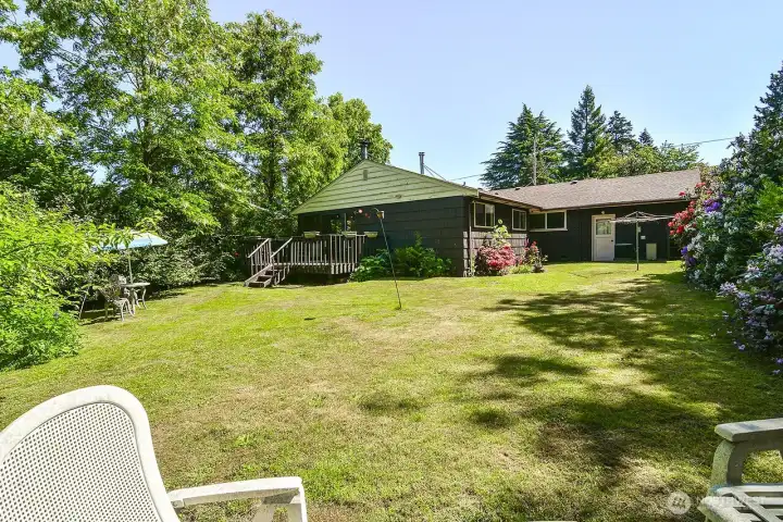 Back yard & garden area.