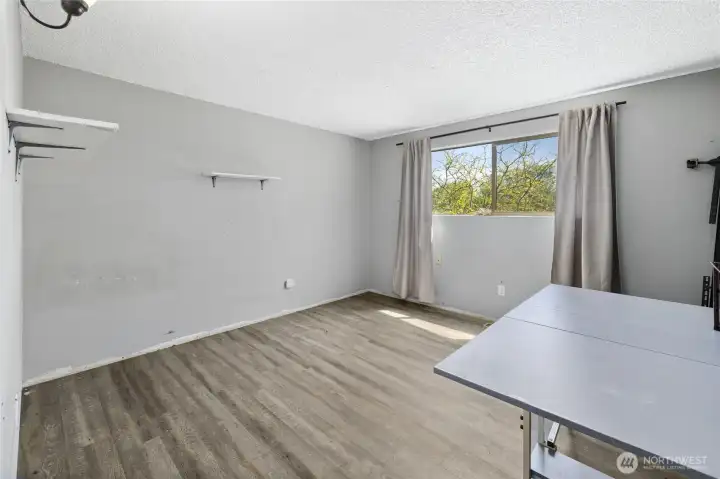 Guest bedroom.