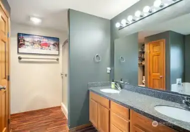Primary En Suite Bathroom