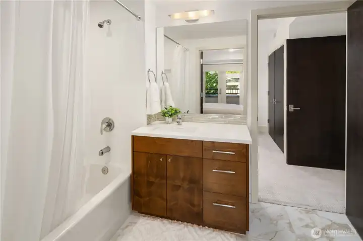 shared bathroom for the two other bedrooms.