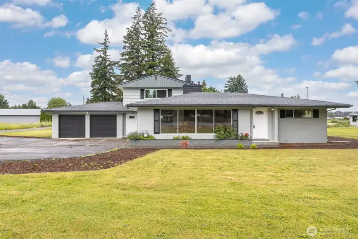 Midcentury charm; wonderful natural light, spacious floorplan, rustic practical shop with multi-sections to work in, amazingl outdoor space, private upper bedroom, large east facing front room, and open spacious bonus room on west side. Midcentury charm; wonderful natural light, spacious floorplan, rustic practical shop with multi-sections to work in, amazingl outdoor space, private upper bedroom, large east facing front room, and open spacious bonus room on west side.
