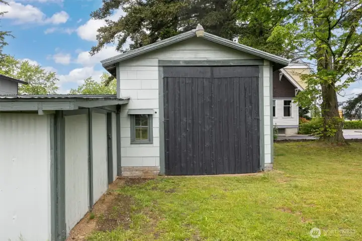 An abundance of outdoor storage space. So nice to be able to organize tools and toys. An abundance of outdoor storage space. So nice to be able to organize tools and toys.