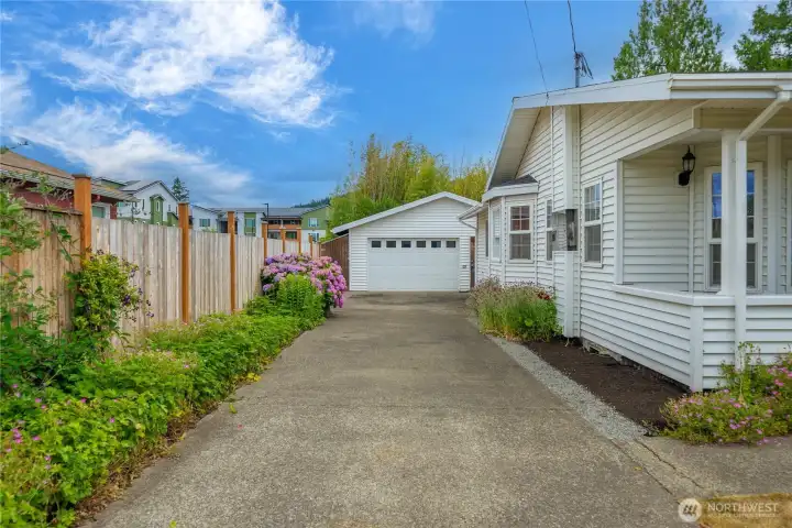 Large detached garage.