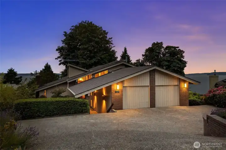 Welcome to 7320. Privacy, sound and mountain views Welcome to 7320. Privacy, sound and mountain views