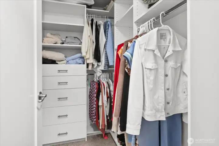 Custom walk in closet design Custom walk in closet design