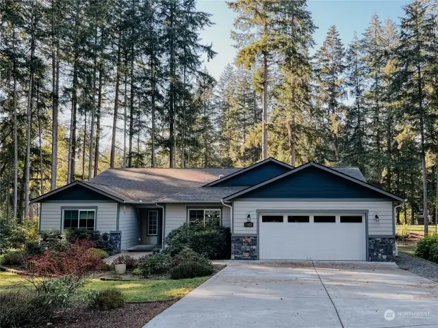 Custom Built Lexar home    nestled on the 2nd hole and 3rd tee box