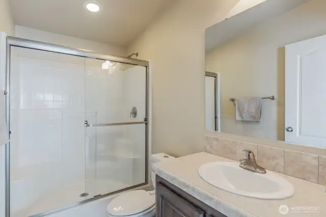 full bath with tub/shower