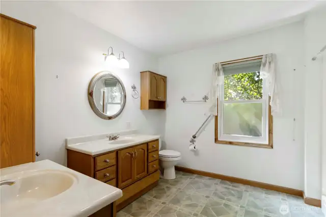 Main bathroom