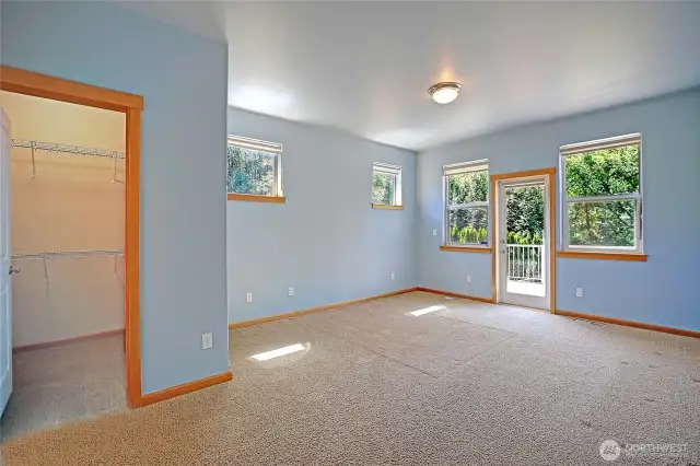 Ensuite with door to heated back deck