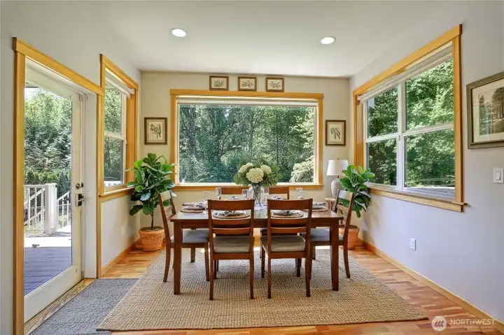 Dining area - virtually staged