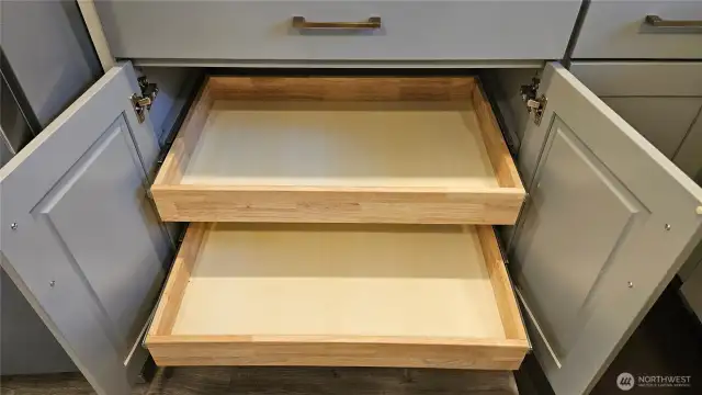 Pull-out cabinet drawers for smart storage