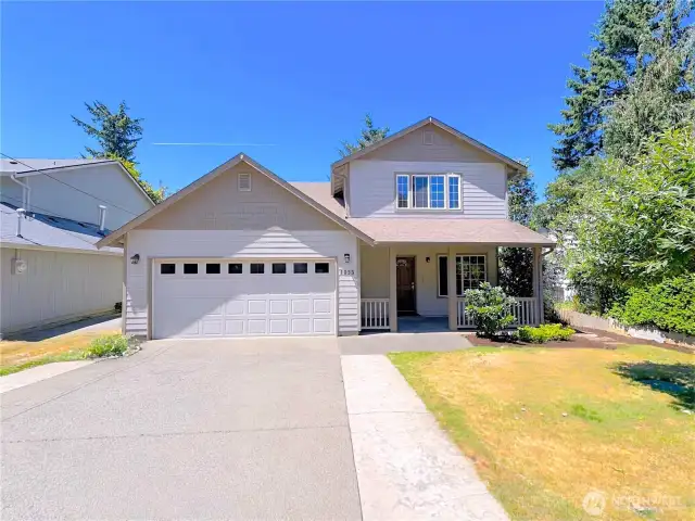 Beachcrest is steps away from Puget Sound & offers the neighborhood a private marina, boat launch, beaches, park/playground, trails, picnic areas & more!