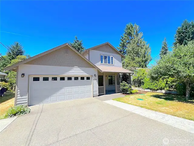 Beachcrest is steps away from Puget Sound & offers the neighborhood a private marina, boat launch, beaches, park/playground, trails, picnic areas & more!