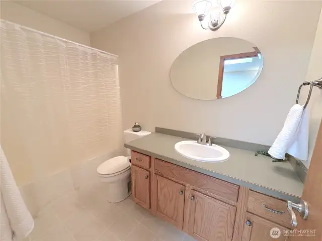 Beachcrest is steps away from Puget Sound & offers the neighborhood a private marina, boat launch, beaches, park/playground, trails, picnic areas & more!