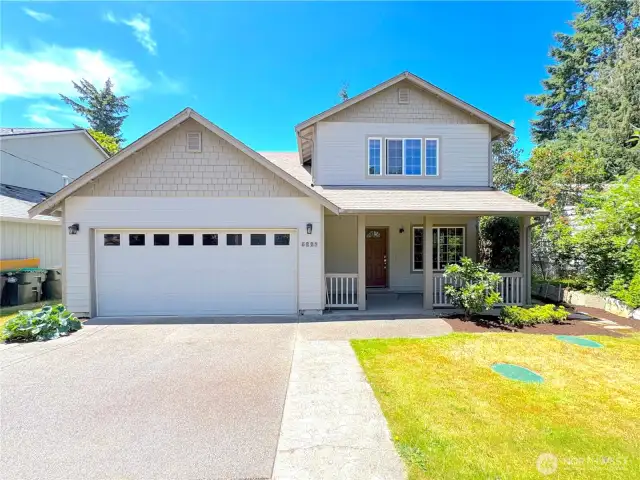 Beachcrest is steps away from Puget Sound & offers the neighborhood a private marina, boat launch, beaches, park/playground, trails, picnic areas & more!