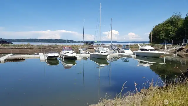 Beachcrest is steps away from Puget Sound & offers the neighborhood a private marina, boat launch, beaches, park/playground, trails, picnic areas & more!