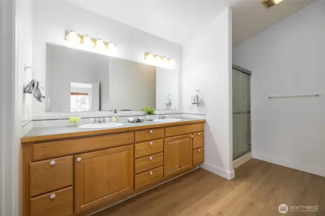 Dual vanity in primary ensuite.