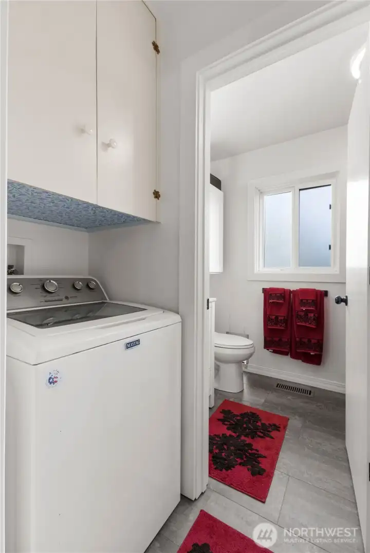 Washer and dryer stay