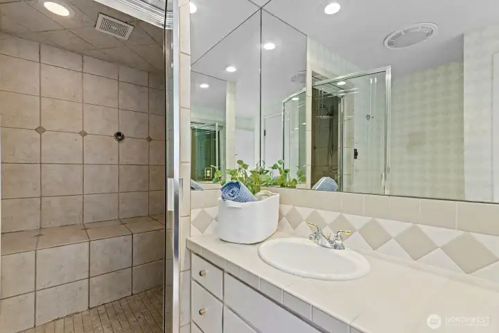 Primary bath.