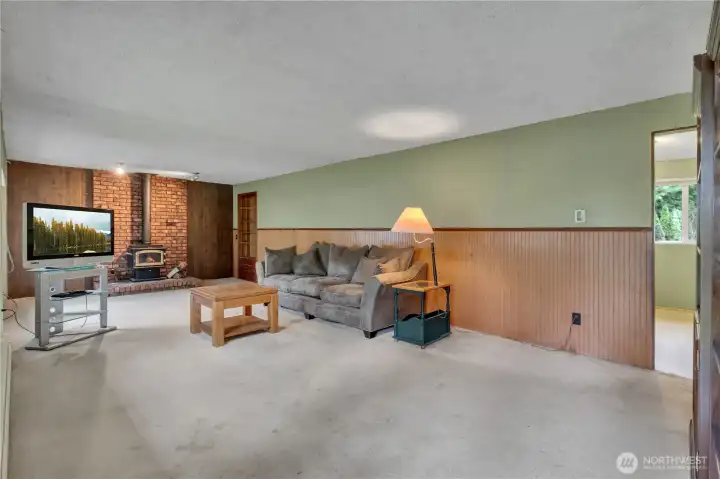 Entry & Living room/Family Room