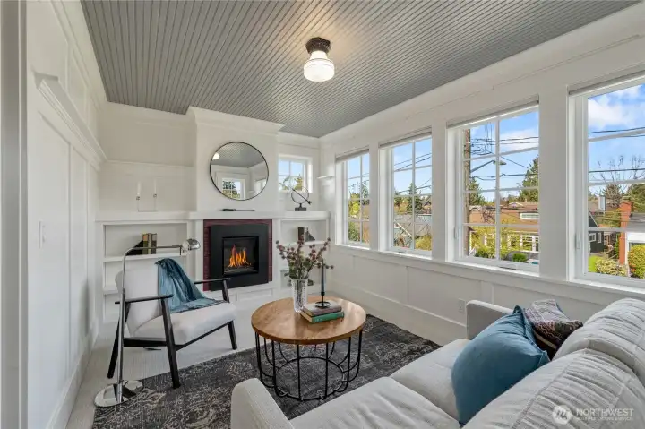 Primary suite, with bonus room!