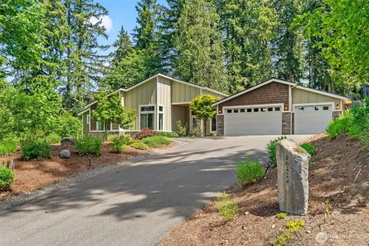 Front view with driveway
