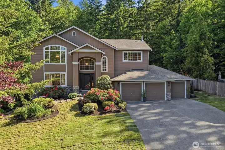 Welcome home to this stunning remodeled 4-bedroom, 2.5-bath Forster Woods gem.