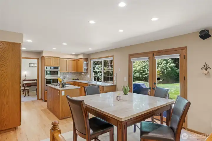Good flow for entertaining.