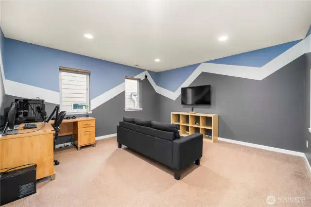 Upper level Bonus room