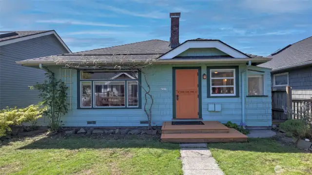 Adorable Alki Cottage / Duplex.