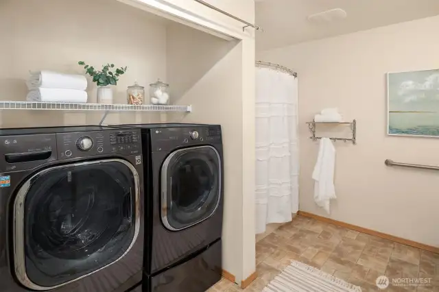 Hall Bathroom w/ Full Sized Washer & Dryer