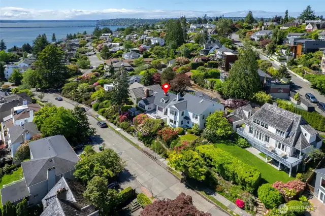 Laurelhurst, Lake WA- and mountains, really!