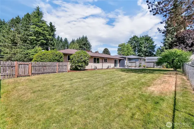 Great sized yard for entertaining!