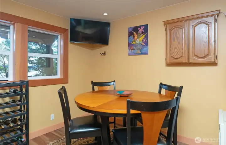 757 Dining Area