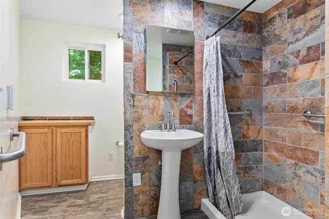 Upstairs 3/4 bath