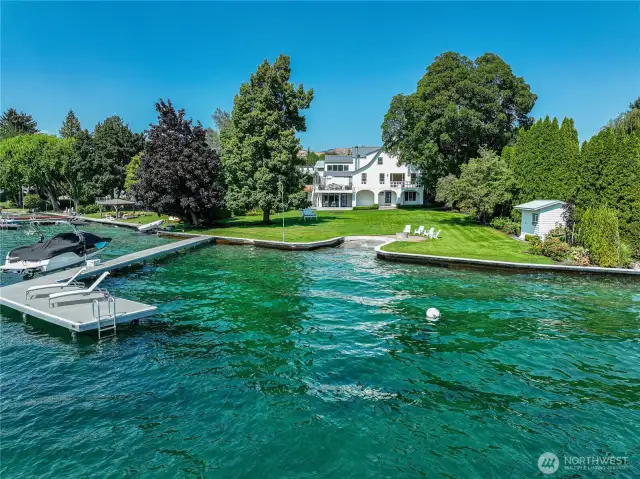Private Dock & Boat Lift