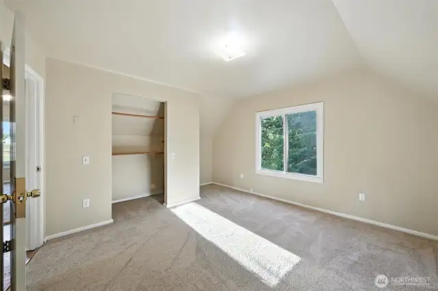 Second upstairs bedroom