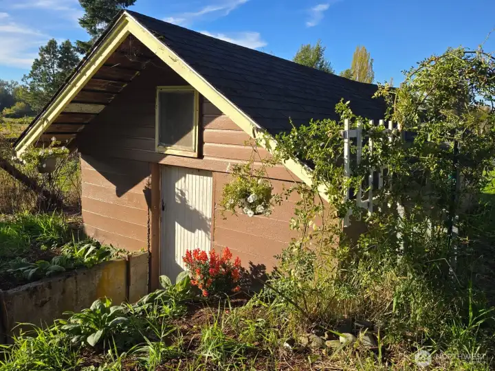 Fresh pain on the Root Cellar.