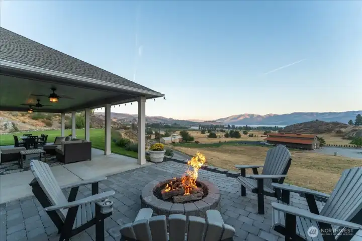 Outdoor living area overlooking Lake Chelan.