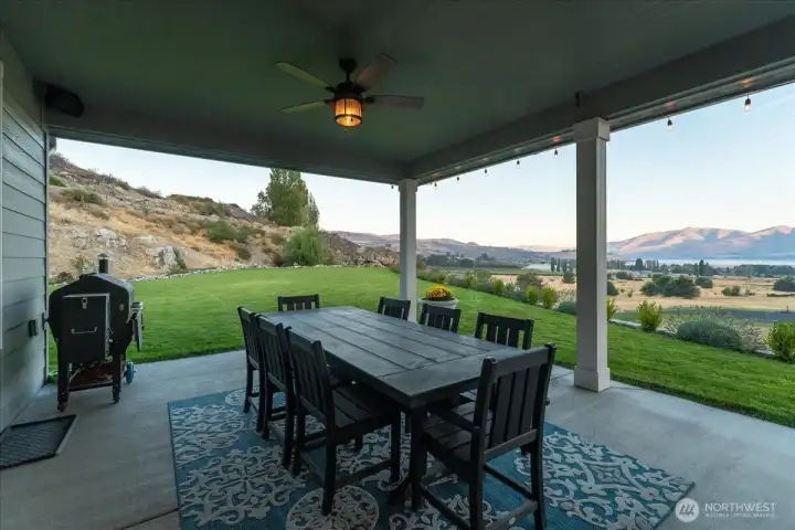 Outdoor dining area with views overlooking Lake Chelan.