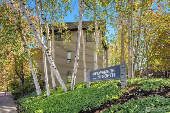 Windermere North is a community of 37 condos and is pet-friendly.