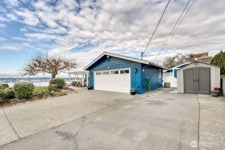 Another view of the parking with a shot of the view in the background.