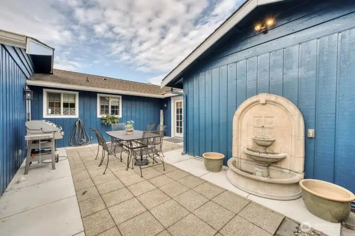 Courtyard #1 is a spacious a retreat, the barbecue has a plumbed in gas line.
