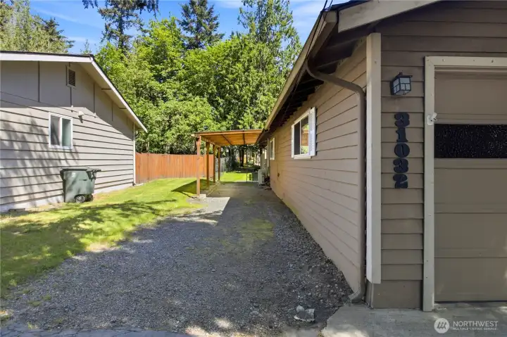 Extra room for parking/storage
